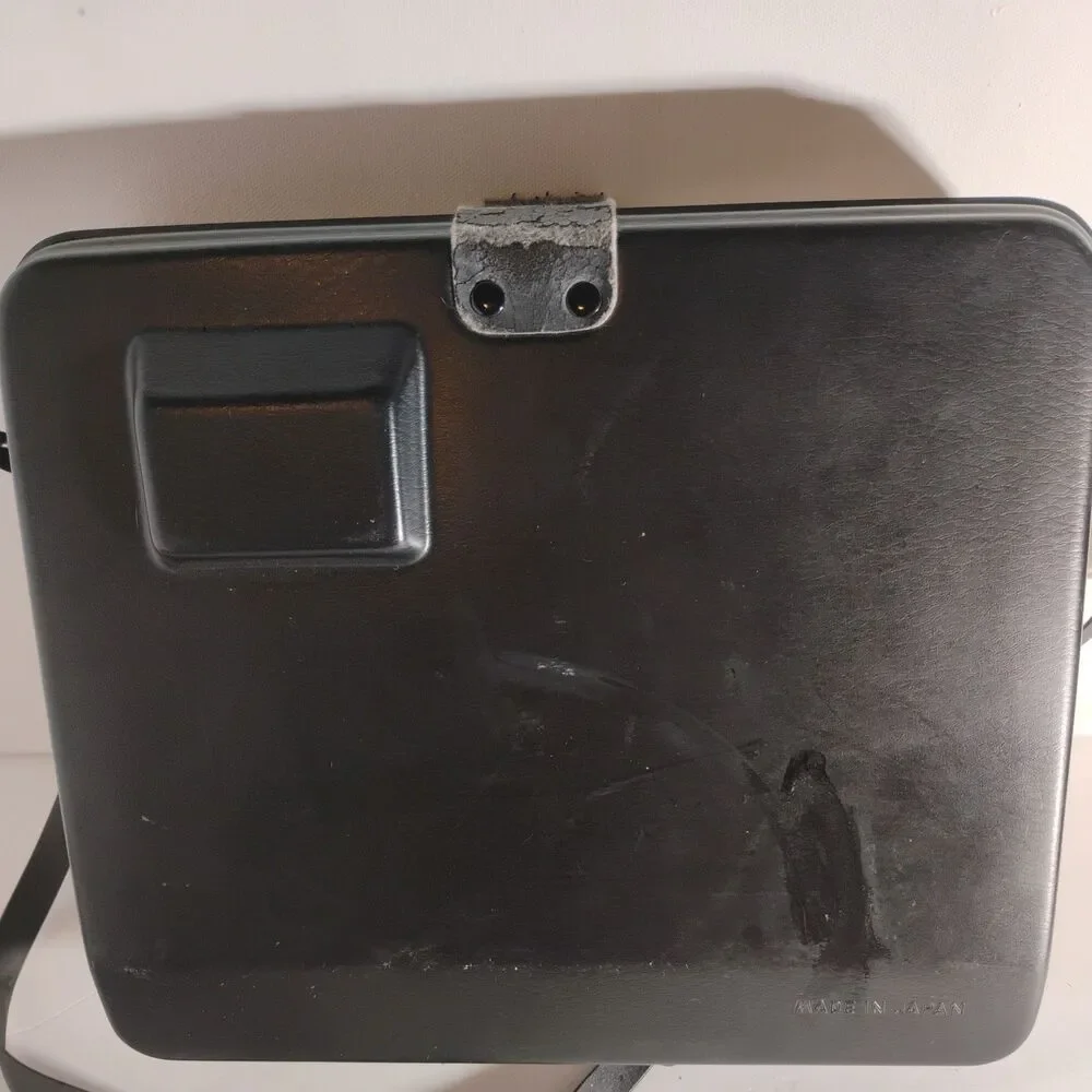 Canon Auto Zoom 518 SV Super 8 Movie Camera w/ Case - UNTESTED Parts Only